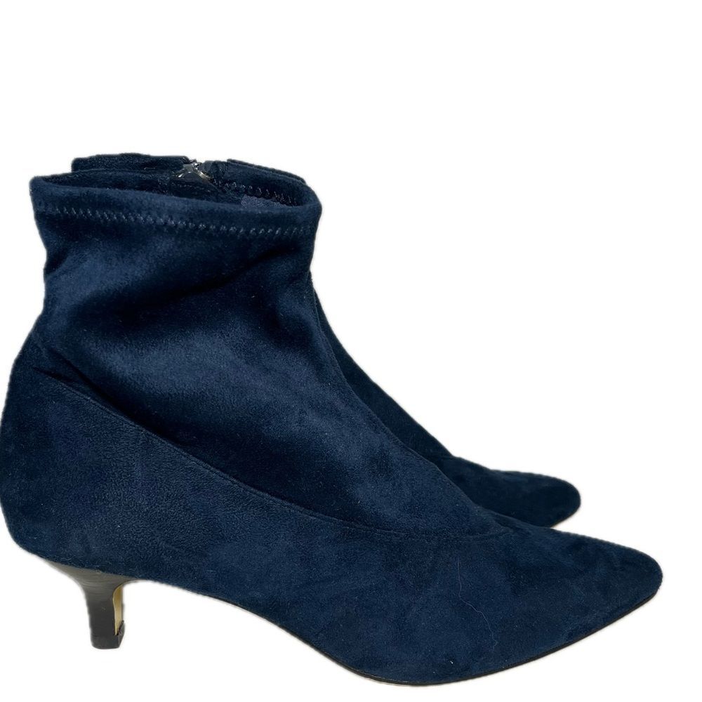 Bella Vita Stephanie II Kitten Heel Faux Suede Ankle Boots Navy Size 7.5 - Picture 2 of 9